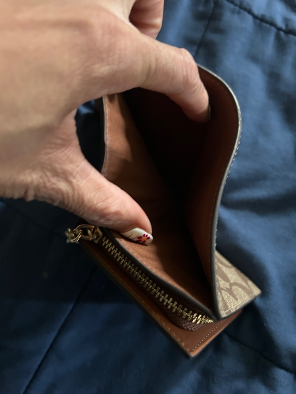 Coach Brown Signature Wallet - Picture 7 of 7